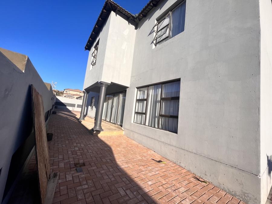 5 Bedroom Property for Sale in Wilkoppies North West
